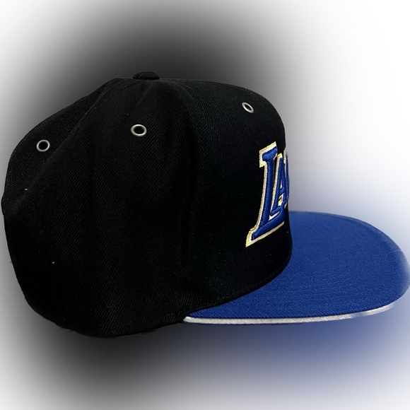 Los Angeles Lakers Mitchell & Ness Snapback Hat - Picture 3 of 5